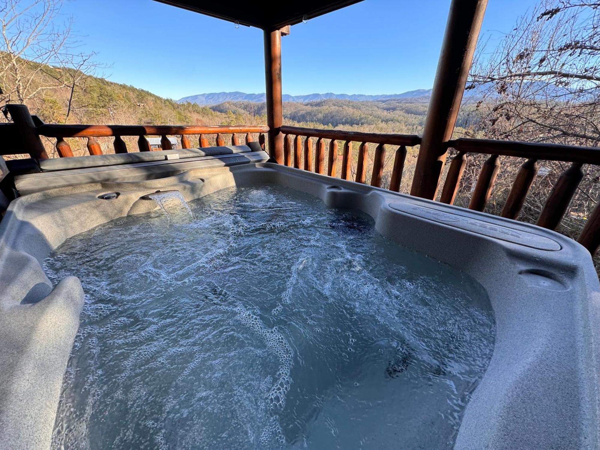 Smoky Paws - Exceptional Cabin, Stunning Mountain Views, Hot Tub, Tranquil, Gigabit Internet, Free L2 Ev Pigeon Forge Exterior foto